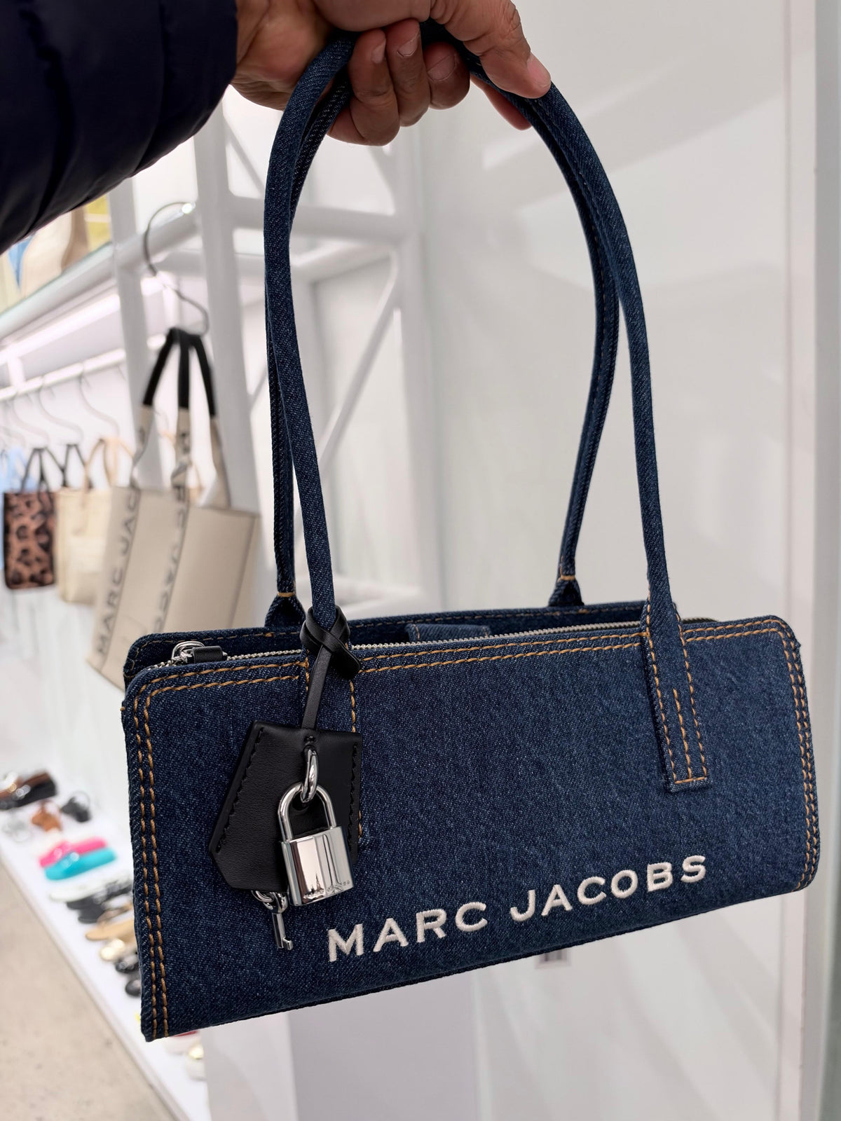MARC JACOBS