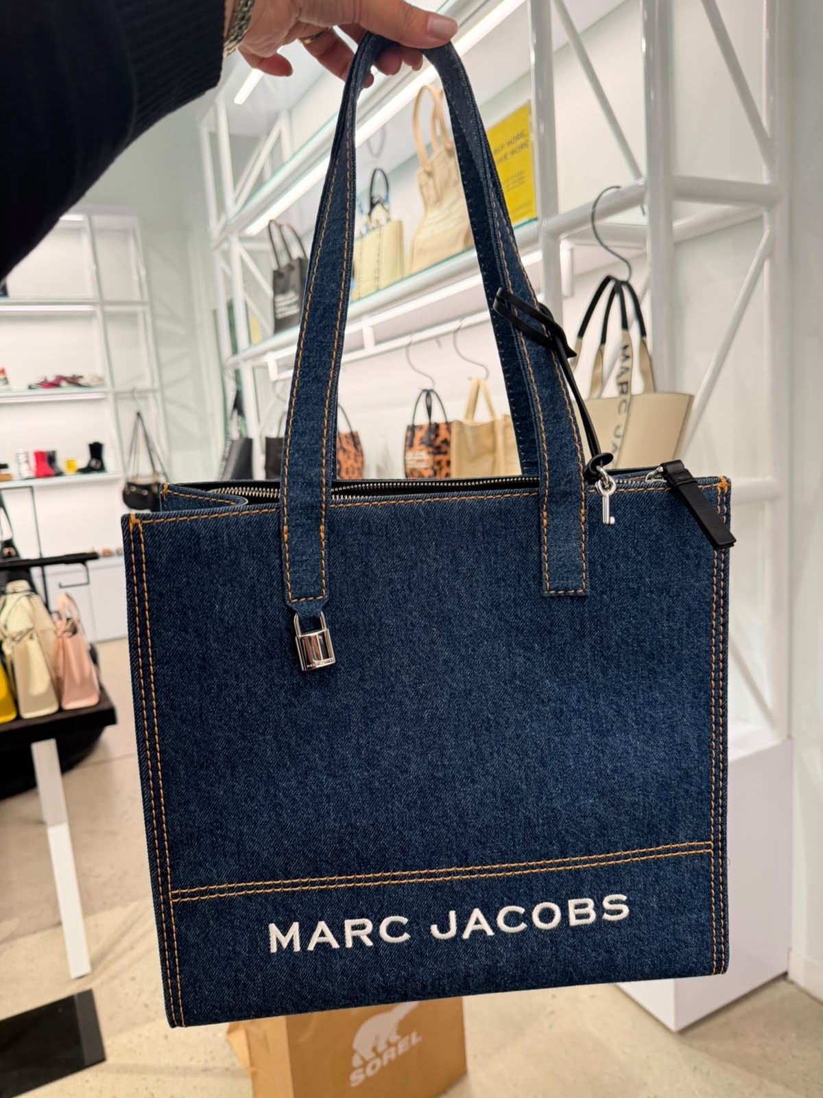 MARC JACOBS