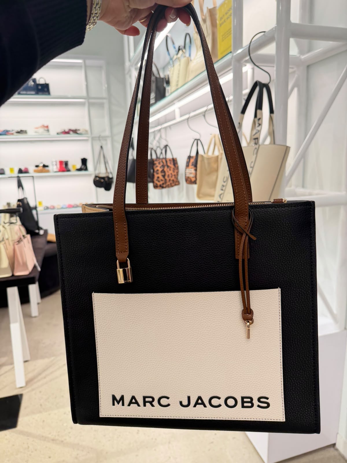 MARC JACOBS