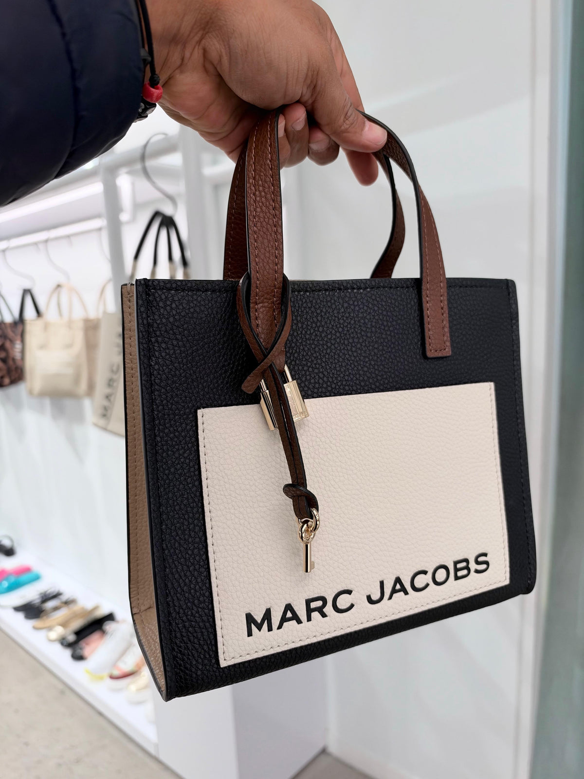 MARC JACOBS