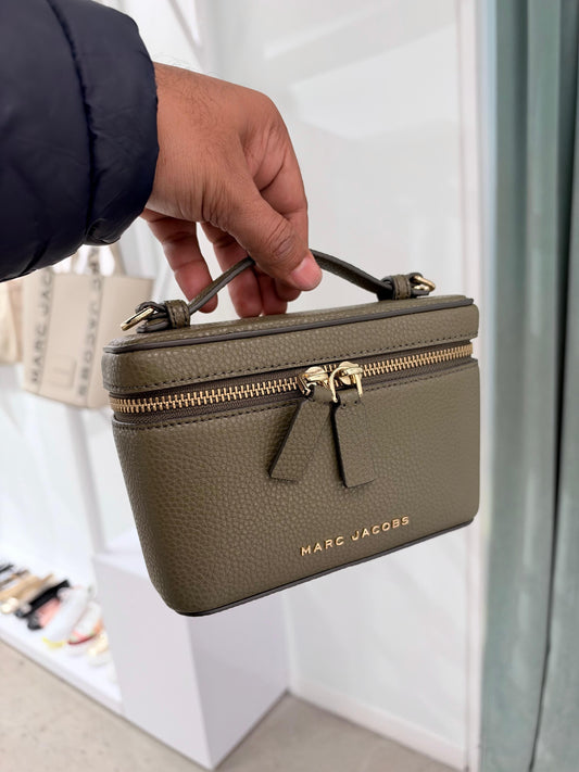 MARC JACOBS