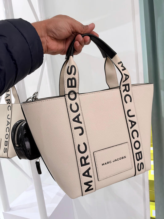 MARC JACOBS
