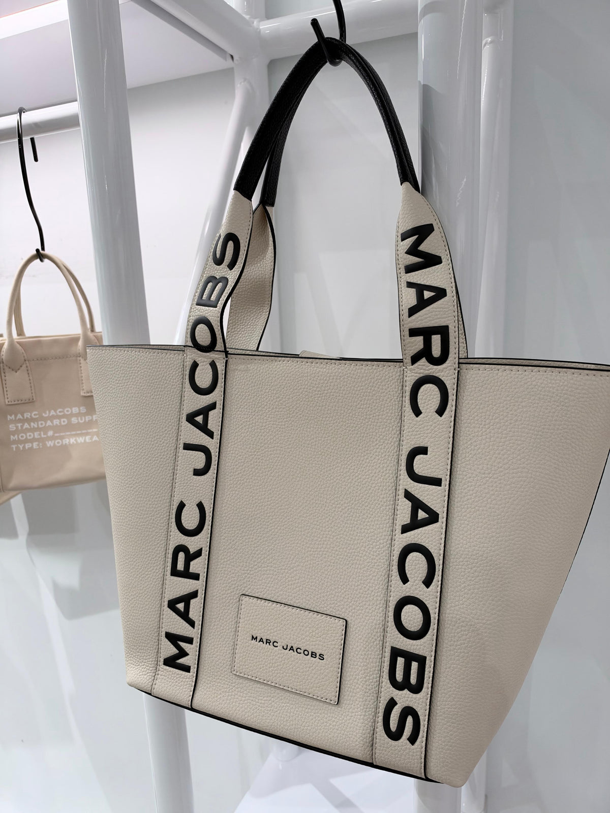 MARC JACOBS