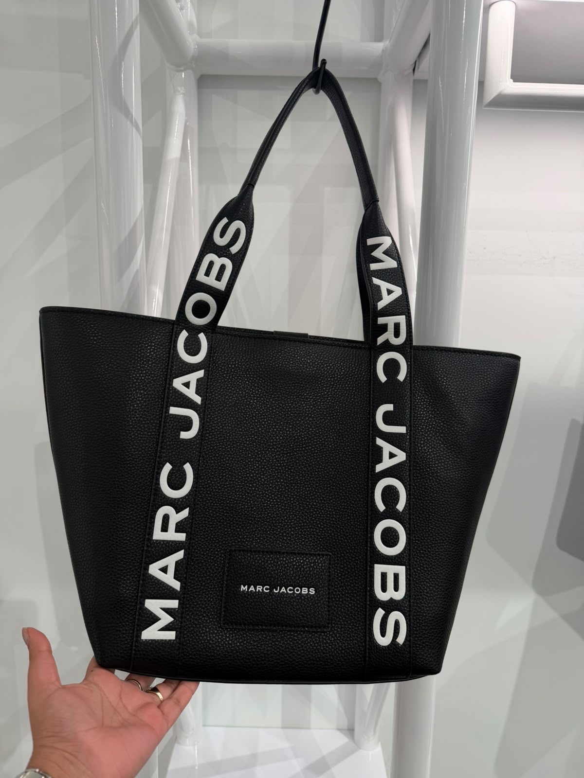 MARC JACOBS