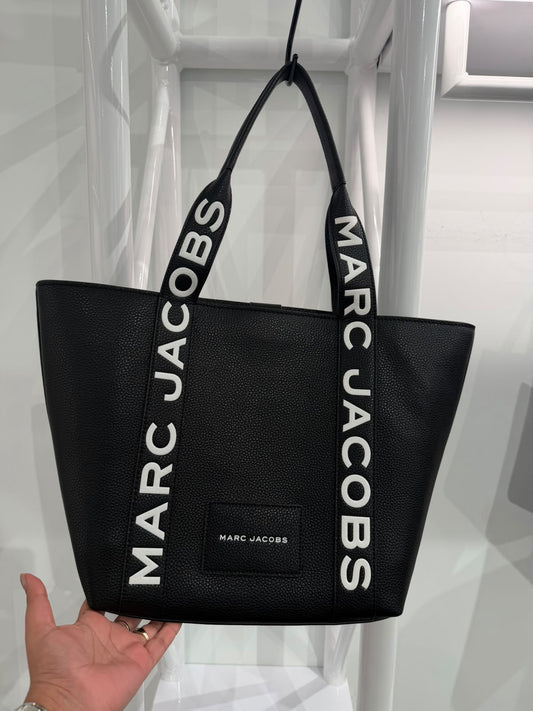 MARC JACOBS