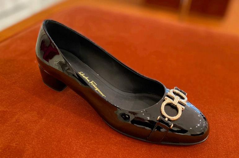 Ferragamo Leather Pumps