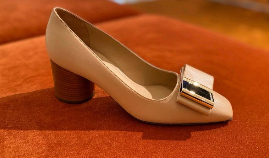 Ferragamo Leather Pumps